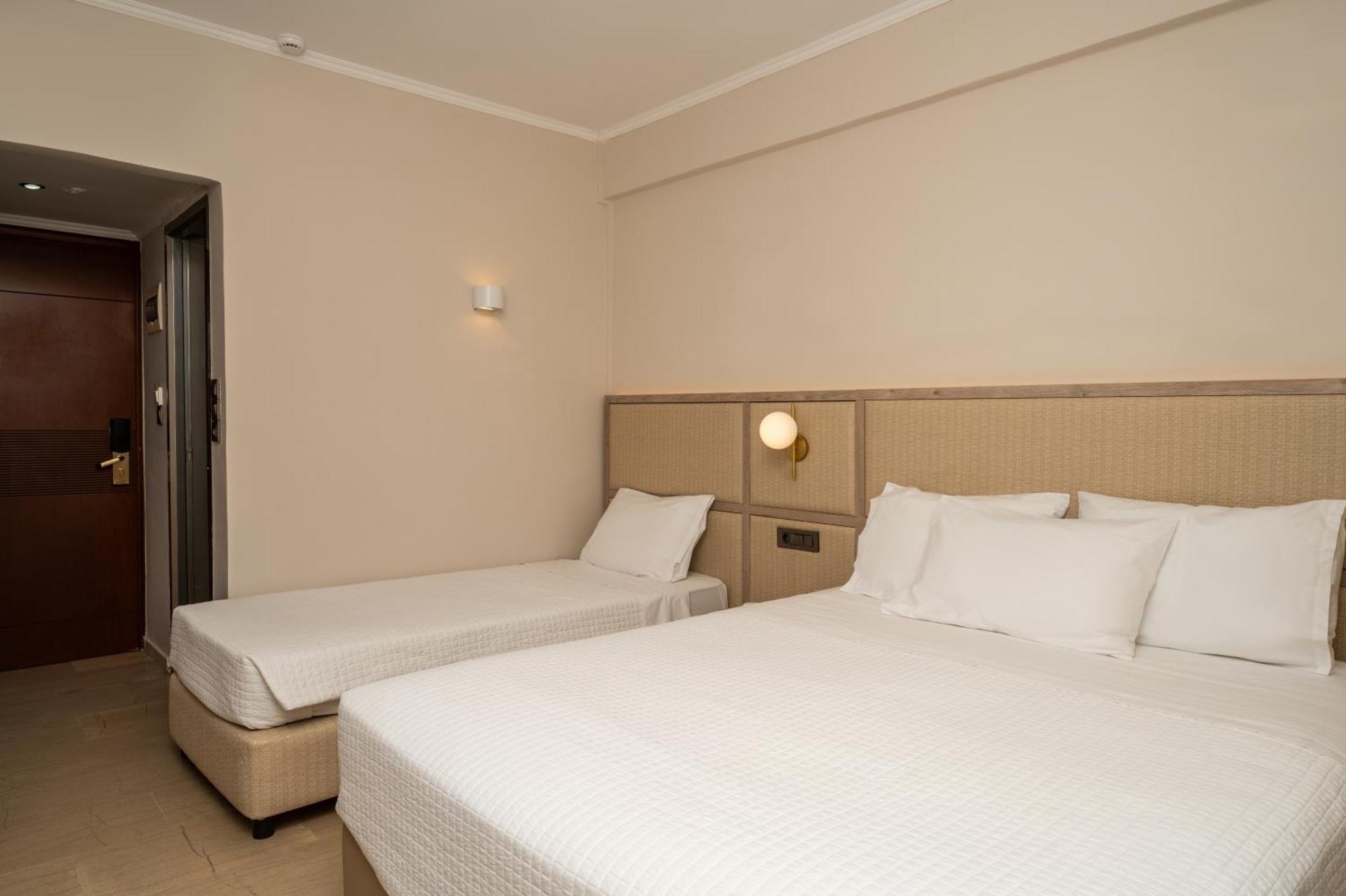 คาราส กรันเด รีสอร์ต Hotel พลานอส ภายนอก รูปภาพ