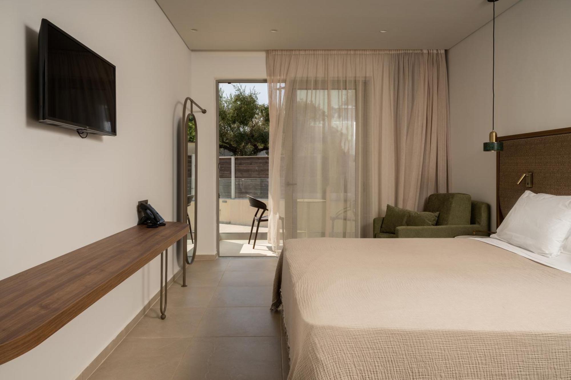 คาราส กรันเด รีสอร์ต Hotel พลานอส ภายนอก รูปภาพ