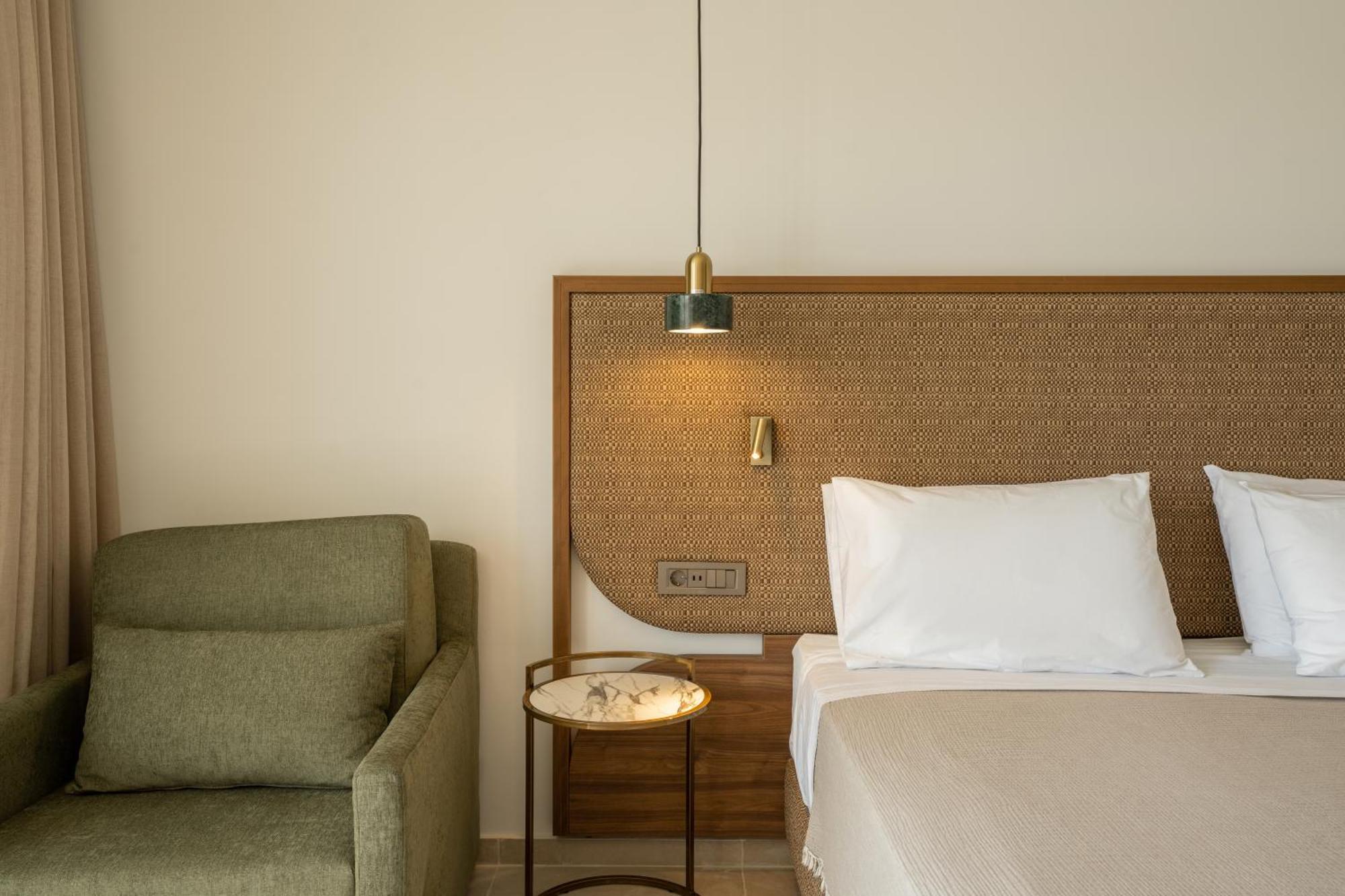คาราส กรันเด รีสอร์ต Hotel พลานอส ภายนอก รูปภาพ
